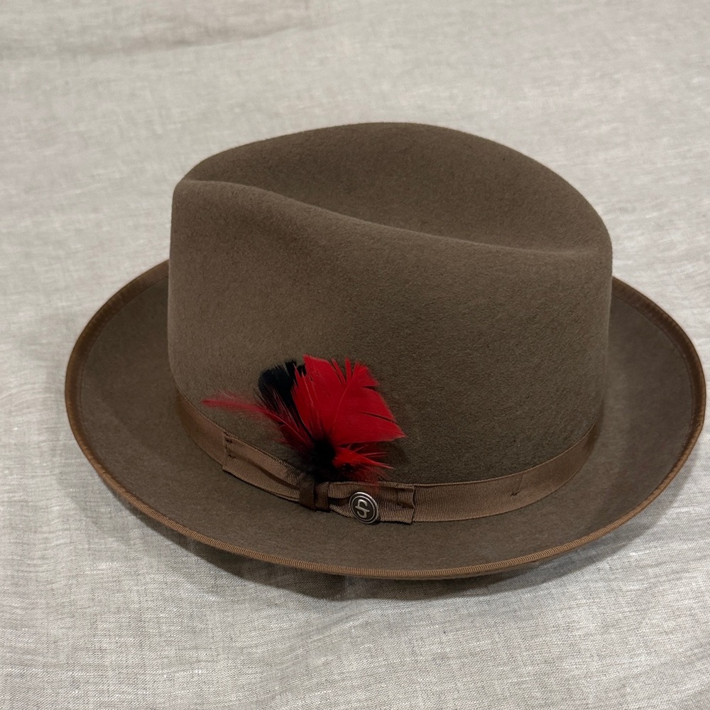 Brown Stetson wool Fedora Hat with Red Feather 6 7/8 regular